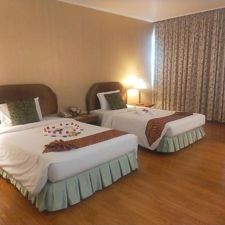 Thumrin Thana Hotel Trang Eksteriør billede
