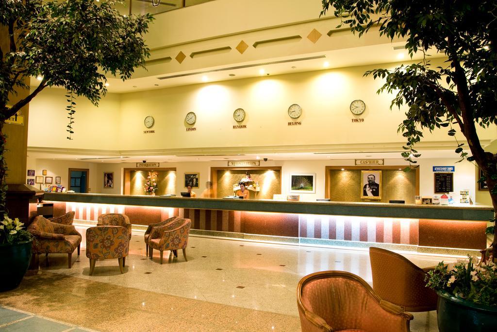 Thumrin Thana Hotel Trang Eksteriør billede