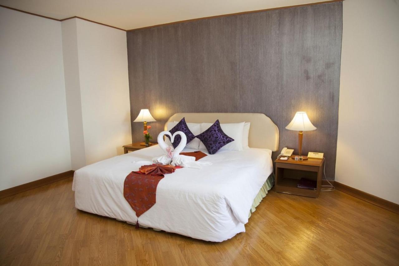 Thumrin Thana Hotel Trang Eksteriør billede